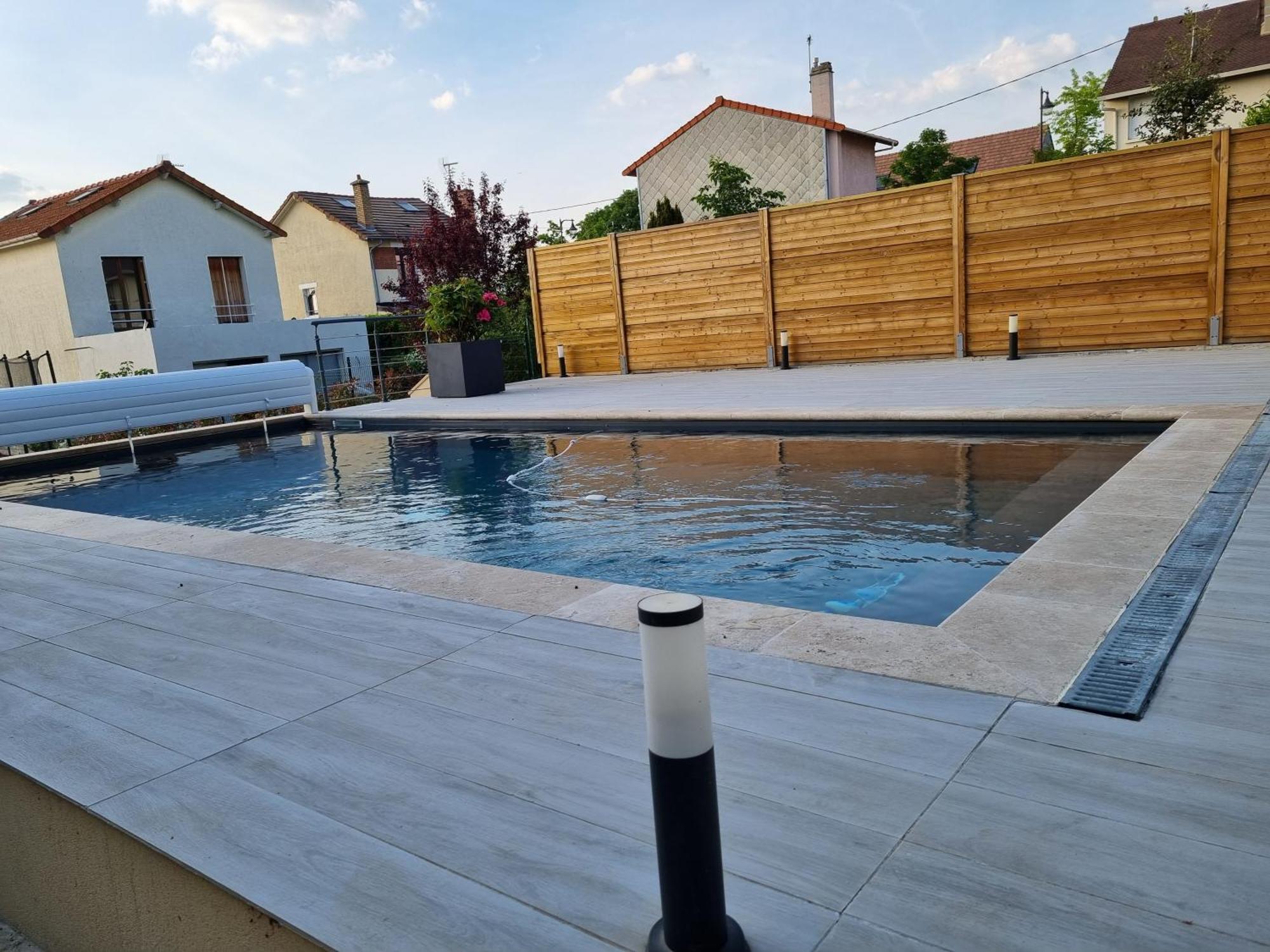 Ferienwohnung Ravissant Studio Avec Parking Prive Et Jardin Rueil-Malmaison Exterior foto