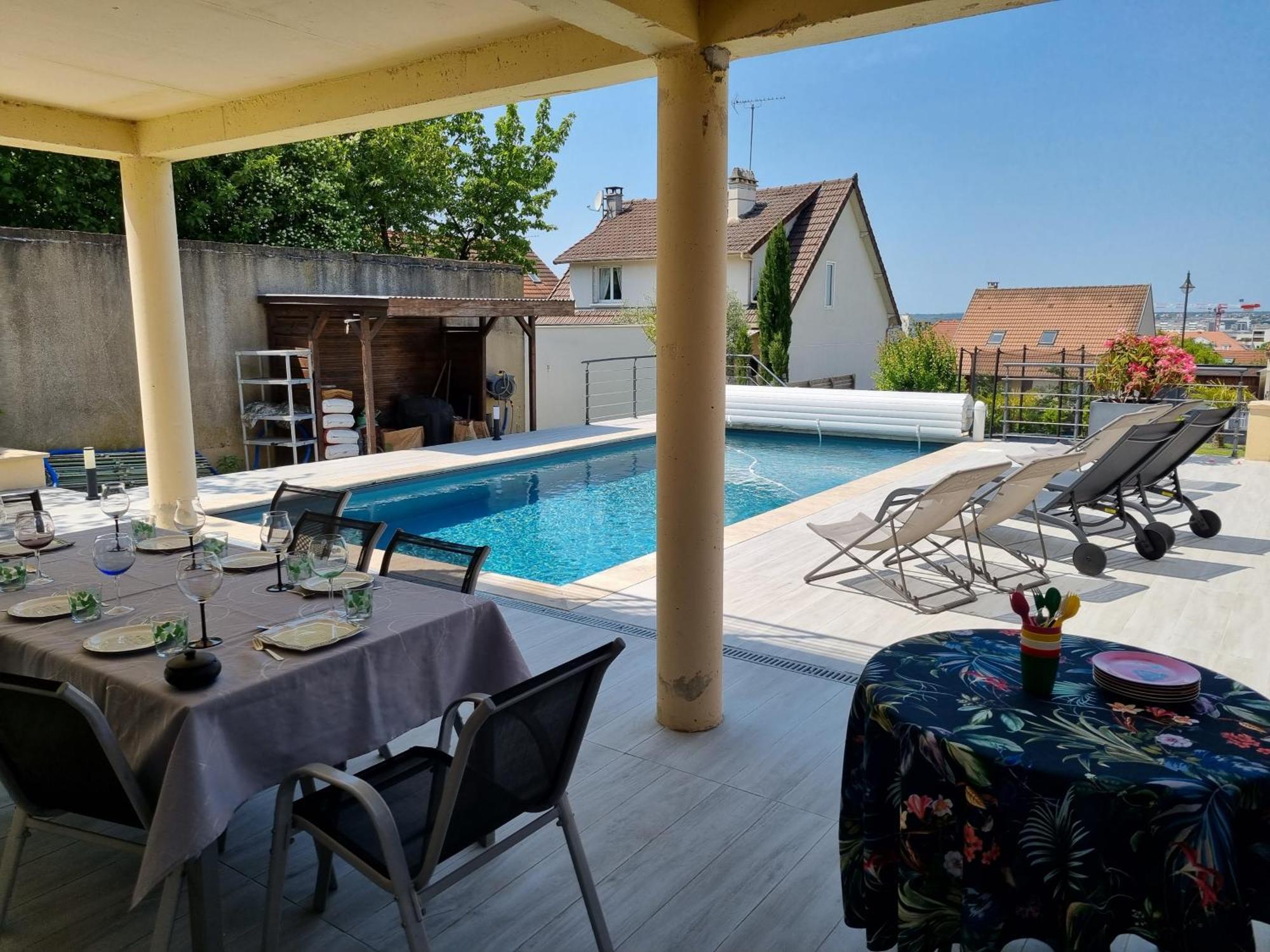 Ferienwohnung Ravissant Studio Avec Parking Prive Et Jardin Rueil-Malmaison Exterior foto